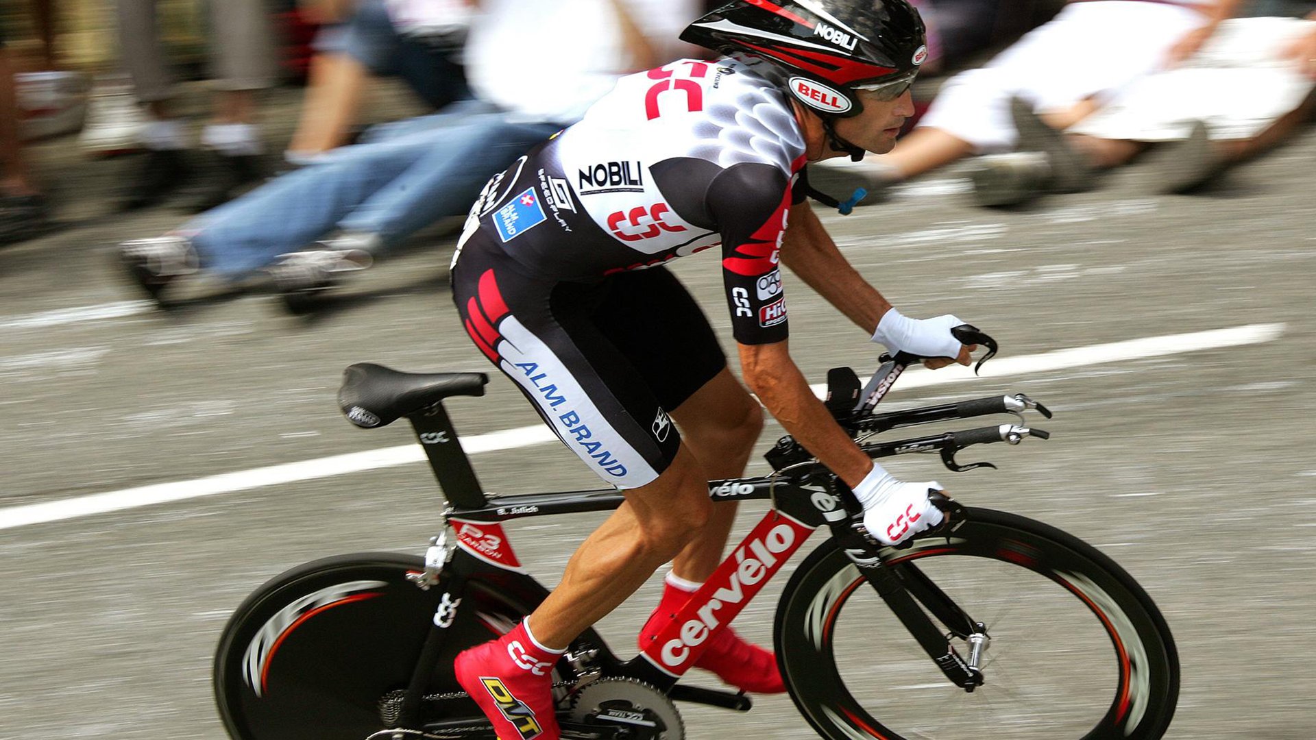 欧冠淘汰赛之夜，法比尼奥末节接管比赛